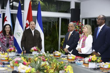 Presidente Daniel Ortega y Vicepresidenta Rosario Murillo reciben cartas credenciales de embajadores de Panamá y Yibuti
