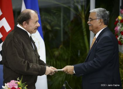 Presidente Daniel Ortega y Vicepresidenta Rosario Murillo reciben cartas credenciales de embajadores de Panamá y Yibuti