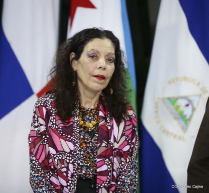 Presidente Daniel Ortega y Vicepresidenta Rosario Murillo reciben cartas credenciales de embajadores de Panamá y Yibuti