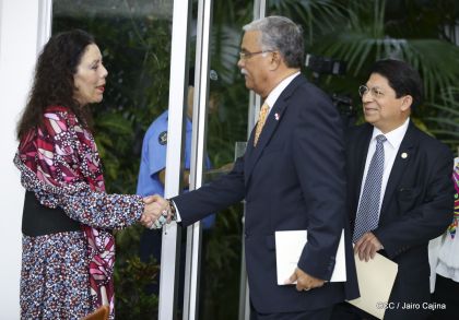 Presidente Daniel Ortega y Vicepresidenta Rosario Murillo reciben cartas credenciales de embajadores de Panamá y Yibuti