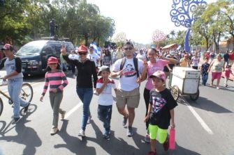 Caminando como raza nicaragüense que sabe de luchas y de honor celebrando las glorias y victorias de Rubén Darío
