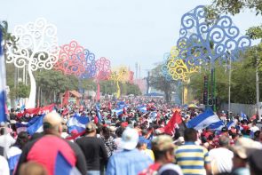 Caminando como raza nicaragüense que sabe de luchas y de honor celebrando las glorias y victorias de Rubén Darío