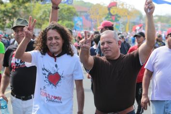 Caminando como raza nicaragüense que sabe de luchas y de honor celebrando las glorias y victorias de Rubén Darío