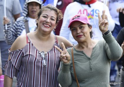 Caminando como raza nicaragüense que sabe de luchas y de honor celebrando las glorias y victorias de Rubén Darío