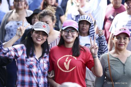Caminando como raza nicaragüense que sabe de luchas y de honor celebrando las glorias y victorias de Rubén Darío