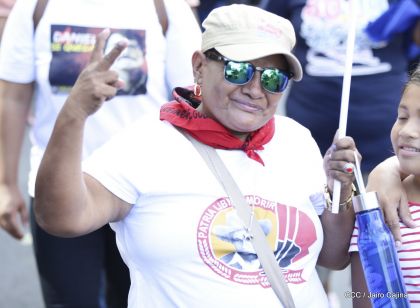 Caminando como raza nicaragüense que sabe de luchas y de honor celebrando las glorias y victorias de Rubén Darío