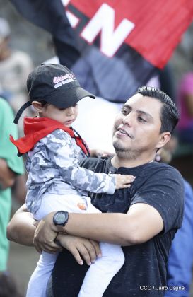Caminando como raza nicaragüense que sabe de luchas y de honor celebrando las glorias y victorias de Rubén Darío