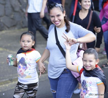 Caminando como raza nicaragüense que sabe de luchas y de honor celebrando las glorias y victorias de Rubén Darío