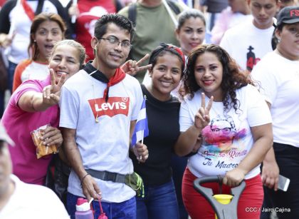 Caminando como raza nicaragüense que sabe de luchas y de honor celebrando las glorias y victorias de Rubén Darío