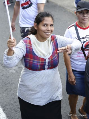 Caminando como raza nicaragüense que sabe de luchas y de honor celebrando las glorias y victorias de Rubén Darío