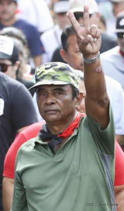 Caminando como raza nicaragüense que sabe de luchas y de honor celebrando las glorias y victorias de Rubén Darío