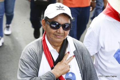 Caminando como raza nicaragüense que sabe de luchas y de honor celebrando las glorias y victorias de Rubén Darío