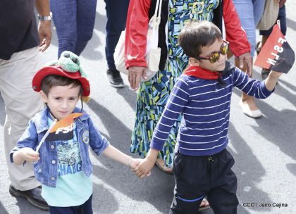 Caminando como raza nicaragüense que sabe de luchas y de honor celebrando las glorias y victorias de Rubén Darío