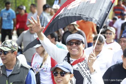 Caminando como raza nicaragüense que sabe de luchas y de honor celebrando las glorias y victorias de Rubén Darío