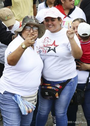 Caminando como raza nicaragüense que sabe de luchas y de honor celebrando las glorias y victorias de Rubén Darío
