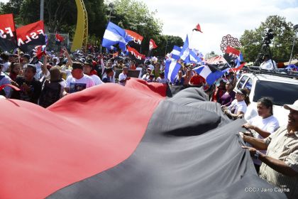 Caminando como raza nicaragüense que sabe de luchas y de honor celebrando las glorias y victorias de Rubén Darío