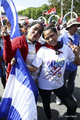 Caminando como raza nicaragüense que sabe de luchas y de honor celebrando las glorias y victorias de Rubén Darío