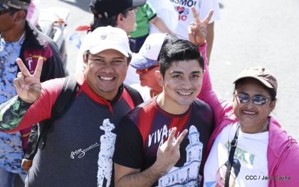 Caminando como raza nicaragüense que sabe de luchas y de honor celebrando las glorias y victorias de Rubén Darío