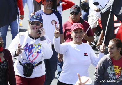 Caminando como raza nicaragüense que sabe de luchas y de honor celebrando las glorias y victorias de Rubén Darío