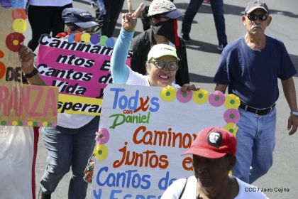 Caminando como raza nicaragüense que sabe de luchas y de honor celebrando las glorias y victorias de Rubén Darío