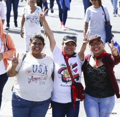 Caminando como raza nicaragüense que sabe de luchas y de honor celebrando las glorias y victorias de Rubén Darío