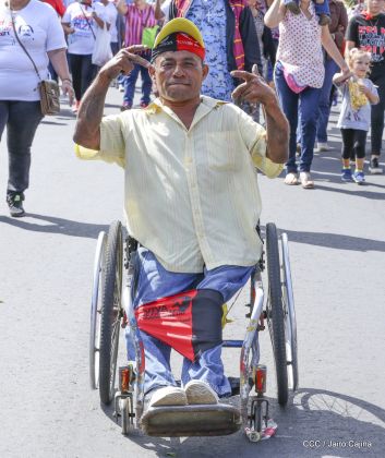 Caminando como raza nicaragüense que sabe de luchas y de honor celebrando las glorias y victorias de Rubén Darío