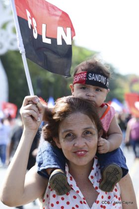 Caminando como raza nicaragüense que sabe de luchas y de honor celebrando las glorias y victorias de Rubén Darío
