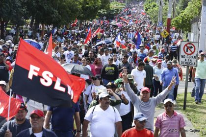 Caminando como raza nicaragüense que sabe de luchas y de honor celebrando las glorias y victorias de Rubén Darío