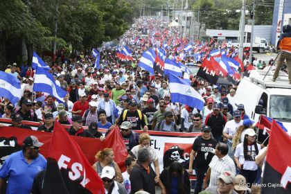 Caminando como raza nicaragüense que sabe de luchas y de honor celebrando las glorias y victorias de Rubén Darío