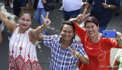 Caminando como raza nicaragüense que sabe de luchas y de honor celebrando las glorias y victorias de Rubén Darío