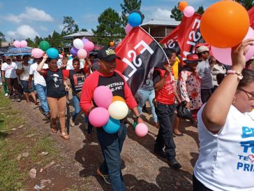 Caminando como raza nicaragüense que sabe de luchas y de honor celebrando las glorias y victorias de Rubén Darío