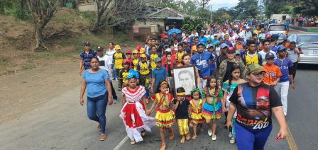 Caminando como raza nicaragüense que sabe de luchas y de honor celebrando las glorias y victorias de Rubén Darío