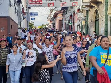 Caminando como raza nicaragüense que sabe de luchas y de honor celebrando las glorias y victorias de Rubén Darío