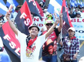 Caminata: Con Darío y Sandino somos Grandes! Más Grandes!