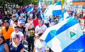 Caminata: Con Darío y Sandino somos Grandes! Más Grandes!