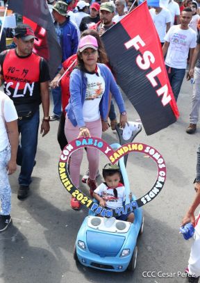 Caminata: Con Darío y Sandino somos Grandes! Más Grandes!