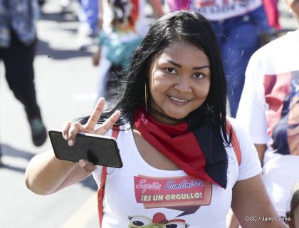 Caminata ¡Mujeres por la Vida! ¡Aquí Nos Ilumina un Sol que No Declina!