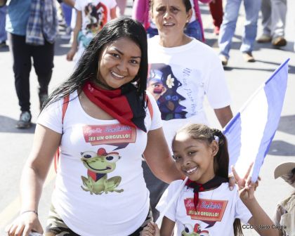 Caminata ¡Mujeres por la Vida! ¡Aquí Nos Ilumina un Sol que No Declina!