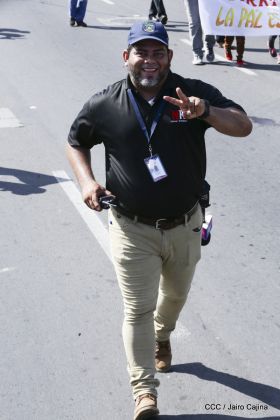 Caminata ¡Mujeres por la Vida! ¡Aquí Nos Ilumina un Sol que No Declina!