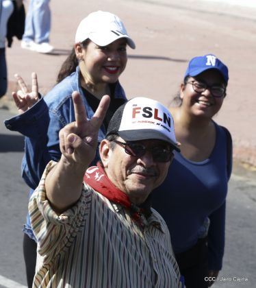 Caminata ¡Mujeres por la Vida! ¡Aquí Nos Ilumina un Sol que No Declina!