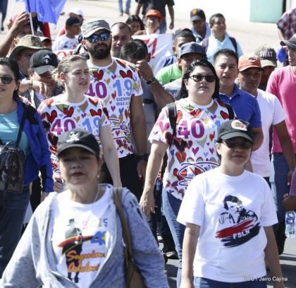 Caminata ¡Mujeres por la Vida! ¡Aquí Nos Ilumina un Sol que No Declina!