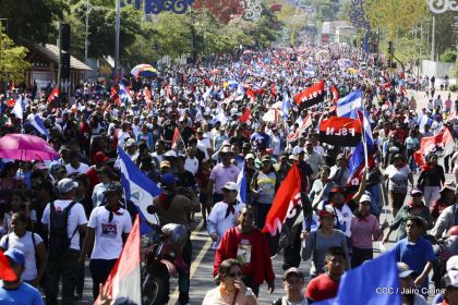 Caminata ¡Mujeres por la Vida! ¡Aquí Nos Ilumina un Sol que No Declina!