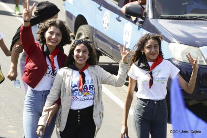 Caminata ¡Mujeres por la Vida! ¡Aquí Nos Ilumina un Sol que No Declina!