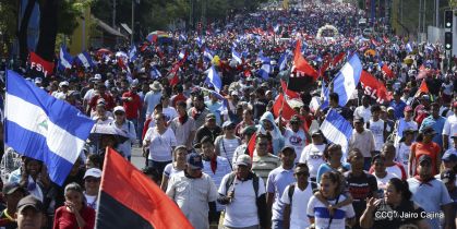 Caminata ¡Mujeres por la Vida! ¡Aquí Nos Ilumina un Sol que No Declina!