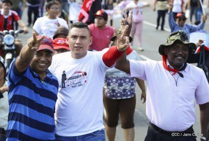 Caminata ¡Mujeres por la Vida! ¡Aquí Nos Ilumina un Sol que No Declina!