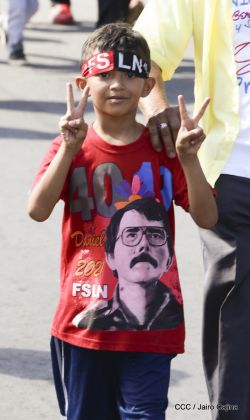Caminata ¡Mujeres por la Vida! ¡Aquí Nos Ilumina un Sol que No Declina!