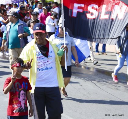 Caminata ¡Mujeres por la Vida! ¡Aquí Nos Ilumina un Sol que No Declina!