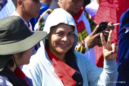 Caminata ¡Mujeres por la Vida! ¡Aquí Nos Ilumina un Sol que No Declina!