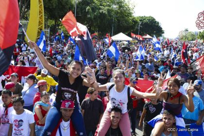 Caminata ¡Mujeres por la Vida! ¡Aquí Nos Ilumina un Sol que No Declina!