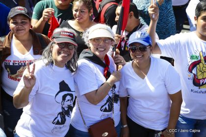 Caminata ¡Mujeres por la Vida! ¡Aquí Nos Ilumina un Sol que No Declina!
